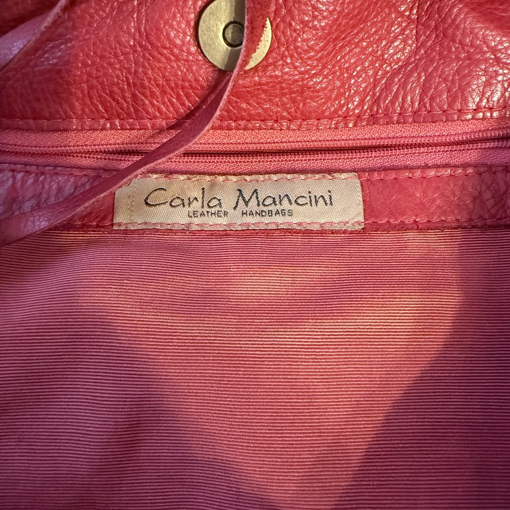 Vintage Chic Red Leather Shoulder Bag - Picture 6 of 6